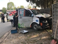 Der Fahrer dieses Firmenwagens verlor am 2. Mai auf der Flechtdorfer Straße die Kontrolle über sein Fahrzeug.